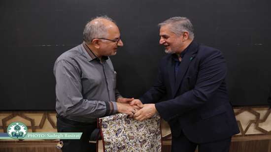 تجلیل از دکتر محمد ربانی در پنجاه و پنجمین جلسه شورای دانشگاه اصفهان  