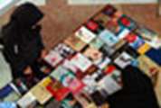 استقبال دانشگاهيان اصفهان از نمايشگاه كتاب محراب انديشه