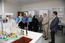 بازدید هیات رئیسه دانشگاه از آزمایشگاه های تحقیقاتی دانشکده علوم و فناوری های زیستی پس از استقرار کامل در ساختمان جدید